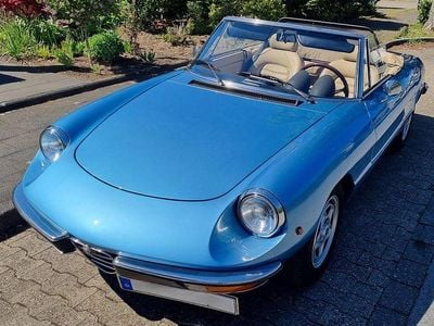 Gebraucht Alfa Romeo Spider Veloce 126 PS (92 kW) 1981 Blau Cabrio