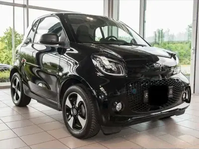 Usata Smart ForTwo Coupé 60 kW (82 CV) 2023 Nero Utilitaria