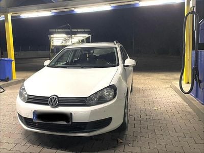 Weiß Gebraucht 2011 VW Golf Kombi | 2.600 € (Guter Preis)