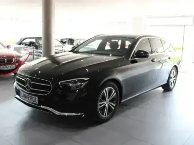Gebraucht Mercedes E220 Avantgarde 200 PS (147 kW) 2022 Obsdianschwarz Kombi