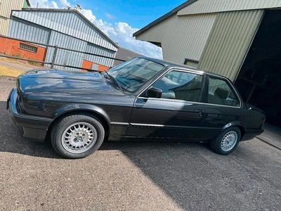 Second-hand BMW 320 129 CP (94 kW) 1987 Negru Berlinǎ