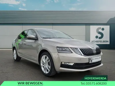 Używany Skoda Octavia Clever 150 KM (110 kW) 2018 Beżowy Sedan/Limuzyna