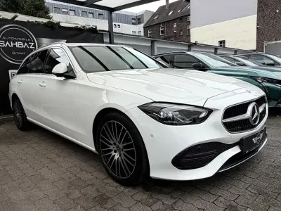 Gebraucht Mercedes C220 197 PS (144 kW) 2023 Weiß Limousine