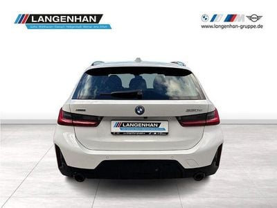 Gebraucht BMW 330e M Sport 292 PS (214 kW) 2022 Weiß Kombi
