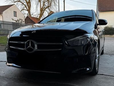 Gebraucht Mercedes B200 163 PS (119 kW) 2021 Schwarz Van / Kleinbus