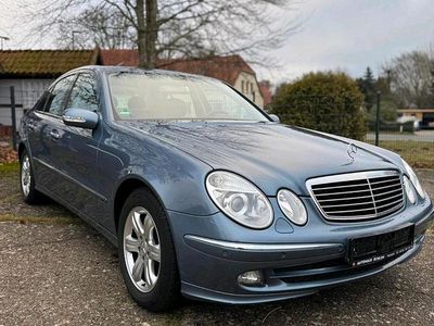 Blau Gebraucht 2005 Mercedes E220 Avantgarde Limousine | 4.990 € (Fairer Preis)