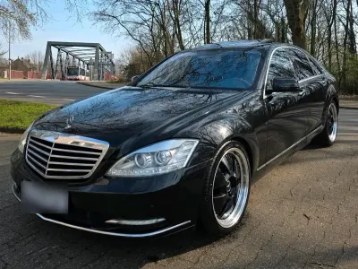 Używany Mercedes S500 387 KM (284 kW) 2007 Czarny Sedan/Limuzyna