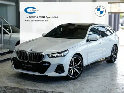 Gebraucht BMW 520 M Sport 208 PS (152 kW) 2025 Mineralweiss Kombi