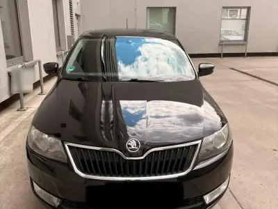 Gebraucht Skoda Rapid 90 PS (66 kW) 2015 Schwarz Kleinwagen