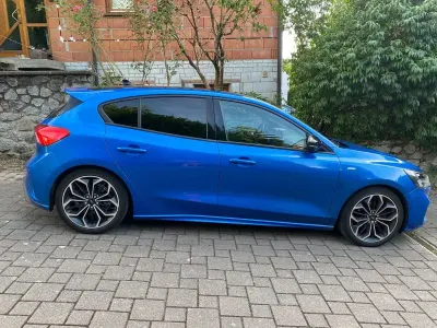 Gebraucht Ford Focus ST-Line 125 PS (91 kW) 2018 Blau Limousine
