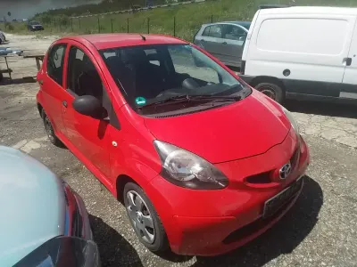 Gebraucht Toyota Aygo 68 PS (50 kW) 2008 Rot Kleinwagen