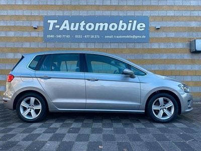 Silber Gebraucht 2016 VW Golf Sportsvan Highline Van / Kleinbus | 12.100 € (Guter Preis)