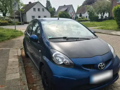 Używany Toyota Aygo 68 KM (50 kW) 2007 Niebieski Hatchback