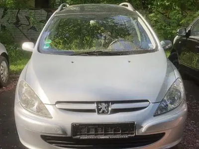 Gebraucht Peugeot 307 110 PS (80 kW) 2003 Silber Limousine