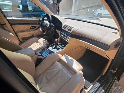 BMW 525