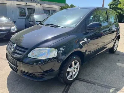 Gebraucht VW Fox 54 PS (39 kW) 2005 Black magic perleffekt Kleinwagen
