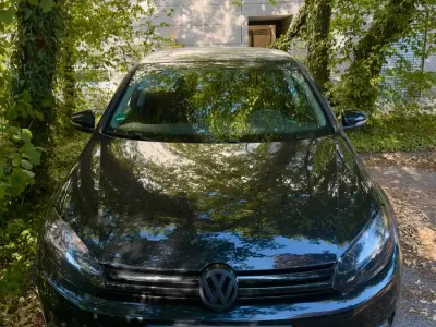Gebraucht VW Golf VI 80 PS (58 kW) 2011 Schwarz Kleinwagen