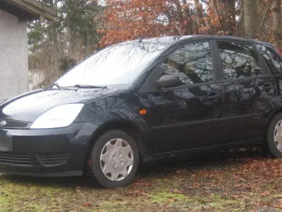 Brugt Ford Fiesta Ambiente 69 HK (50 kW) 2005 Blå Hatchback