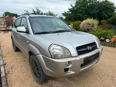Gebraucht Hyundai Tucson 141 PS (103 kW) 2006 Silber SUV