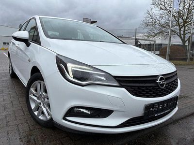 Gebraucht Opel Astra Selection 105 PS (77 kW) 2015 Weiß Limousine
