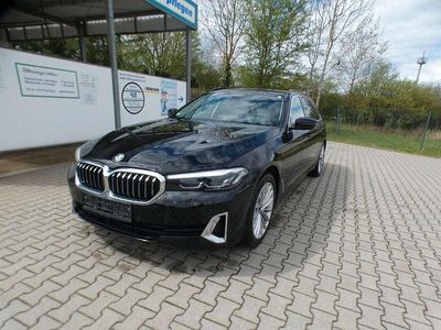 Gebraucht BMW 520 Luxury Line 190 PS (139 kW) 2023 Schwarz ii/bonnet fluid black Kombi