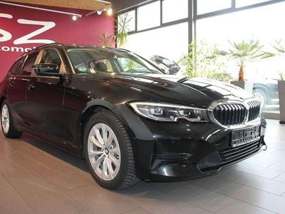 Gebraucht BMW 320 Advantage 190 PS (139 kW) 2020 Saphirschwarz Kombi