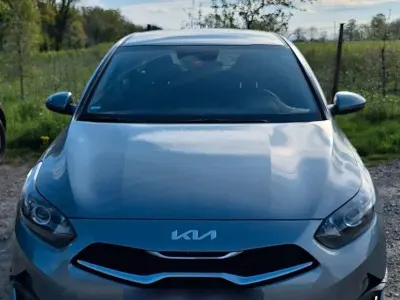 Używany Kia Ceed Spirit 140 KM (102 kW) 2025 Szary Hatchback