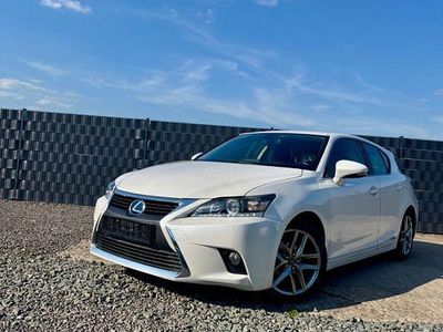 Lexus CT200h