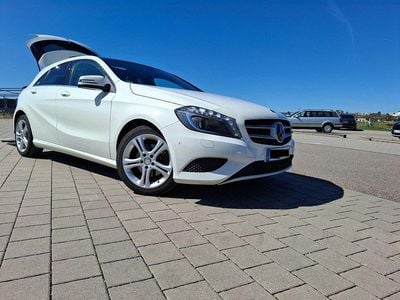 Gebraucht Mercedes A180 Urban 122 PS (89 kW) 2013 Weiß Limousine