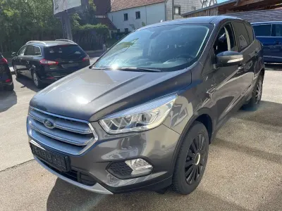 Gebraucht Ford Kuga Trend 120 PS (88 kW) 2018 Grau SUV