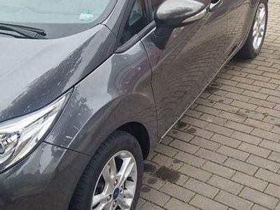 Gebraucht Ford Fiesta Trend 82 PS (60 kW) 2017 Grau Kleinwagen