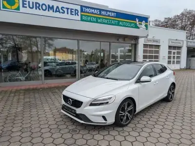 Usata Volvo V40 R-Design 152 CV (111 kW) 2018 Bianco Berlina