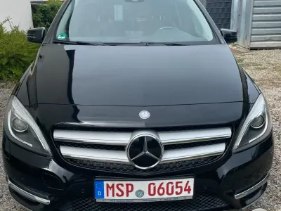 Gebraucht Mercedes B200 156 PS (114 kW) 2013 Schwarz Van / Kleinbus