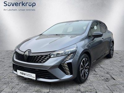 Grau Gebraucht 2024 Renault Clio V Techno Limousine | 17.980 € (Etwas zu teuer)