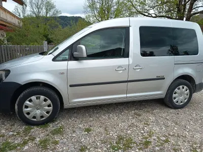 Używany VW Caddy 105 KM (77 kW) 2011 Srebrny Minivan