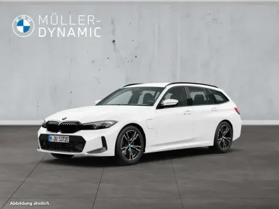 Gebraucht BMW 330e M Sport 292 PS (214 kW) 2022 Weiß Kombi