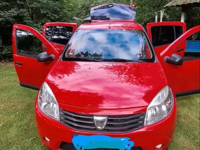 Gebraucht Dacia Sandero 72 PS (52 kW) 2011 Rot Kleinwagen