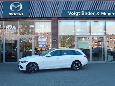 Gebraucht Mercedes C300 Avantgarde 204 PS (150 kW) 2022 Weiß Limousine
