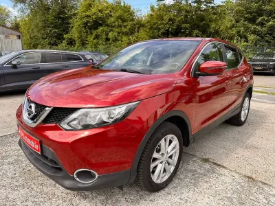 Gebraucht Nissan Qashqai Acenta 116 PS (85 kW) 2016 Rot SUV