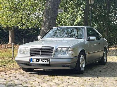 Gebraucht Mercedes 200 136 PS (100 kW) 1994 Silber Coupé