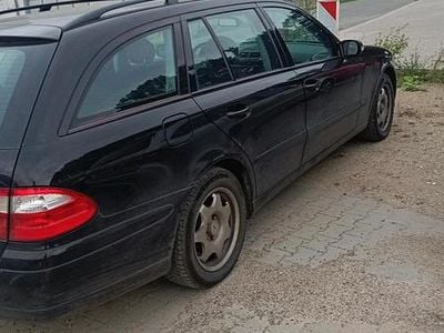 Mercedes E200