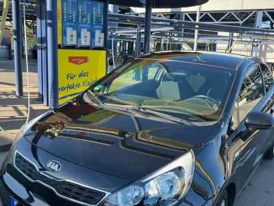 Gebraucht Kia Rio 84 PS (61 kW) 2014 Schwarz Kleinwagen