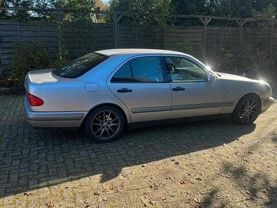 Gebraucht Mercedes 240 170 PS (125 kW) 1998 Silber Limousine