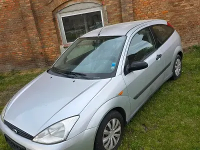 Używany Ford Focus 75 KM (55 kW) 1999 Srebrny Hatchback