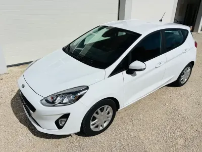 Używany Ford Fiesta Cool & Connect 86 KM (63 kW) 2019 Biały Hatchback