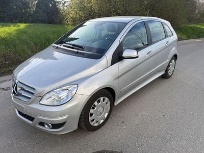 Gebraucht Mercedes B180 109 PS (80 kW) 2008 Silber Van / Kleinbus