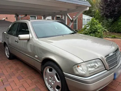 Gebraucht Mercedes C200 Elegance 136 PS (100 kW) 1996 Gold Limousine