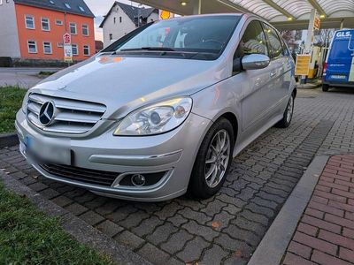 Gebraucht Mercedes B180 109 PS (80 kW) 2007 Silber Van / Kleinbus