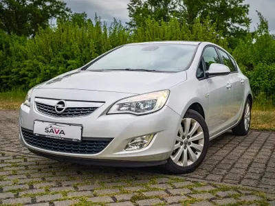 Gebraucht Opel Astra 116 PS (85 kW) 2010 Grau Limousine