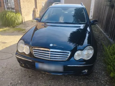 Gebraucht Mercedes C220 Elegance 150 PS (110 kW) 2006 Schwarz Kombi